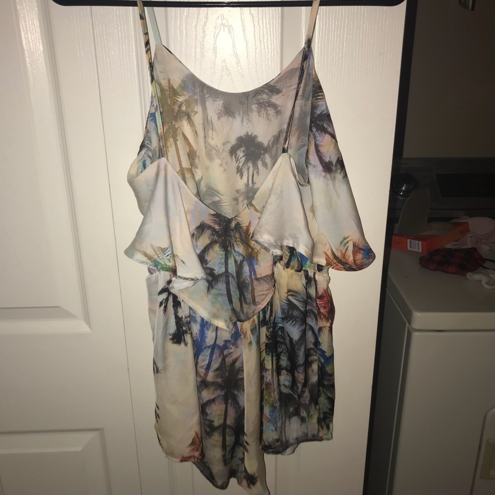 Beautiful Romper(silky material) - Picture 2 of 2